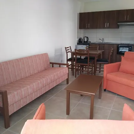 מלון דירות Livas Pernera