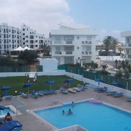 Livas מלון דירות