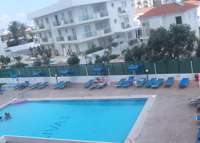 Lägenhetshotell Livas 4*