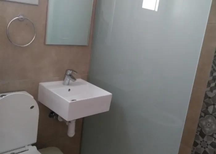 Livas Lägenhetshotell Pernera