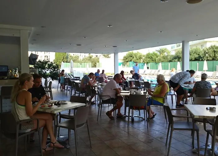 Lägenhetshotell Livas 4*