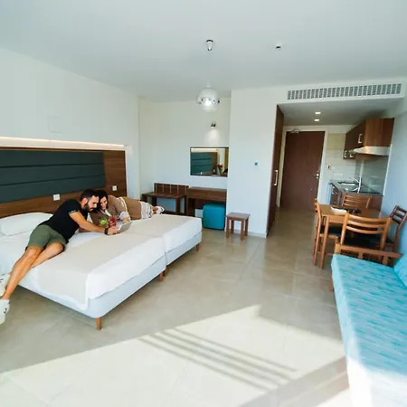 Aparthotel Livas