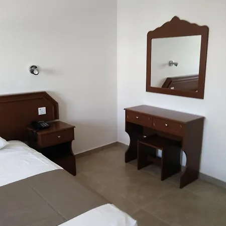 Aparthotel Livas 3*