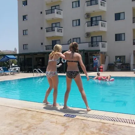 Livas 4*