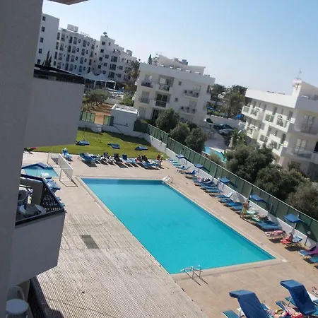 Livas 4*