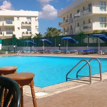 Livas Apart-hotel Pernera