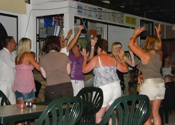 Livas Hotel de apartamente Pernera